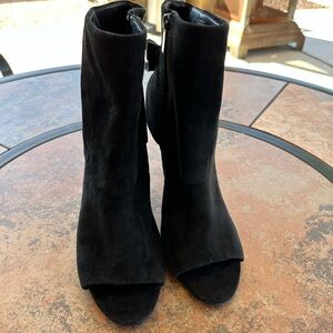 VINCE CAMUTO Elegant Black Women's Boots